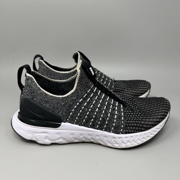 Size 8.5 Nike Womens React Phantom Run Flyknit 2 Oreo Slip On Running Shoes - Picture 1 of 9